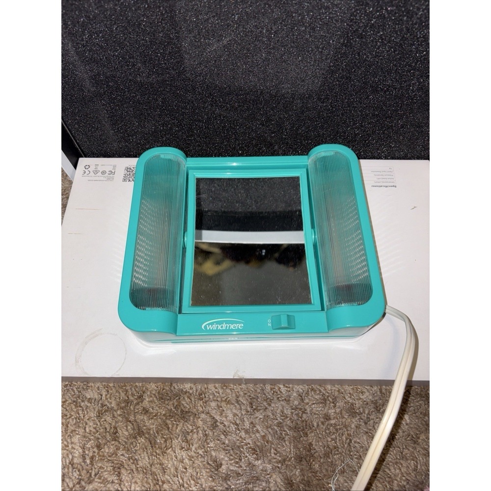 Vintage Windmere Lighted Makeup Mirror  Teal - 7.5" Tall  - WORKS GREAT!